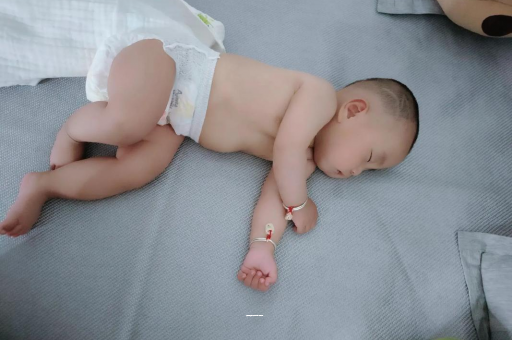 抚顺五个月宝宝呕吐